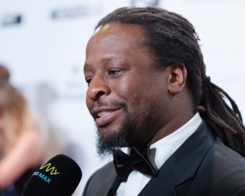 Mola Adebisi