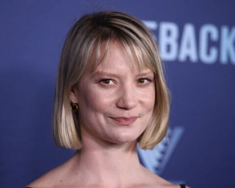 Mia Wasikowska