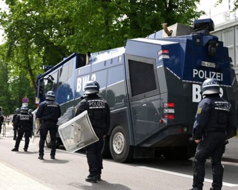 bombendrohungen-immobilien-razzia