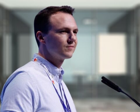 junge-gruppe-rentenstreit-verschiebung