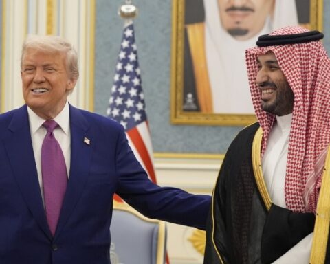 trump-saudi-kampfjets
