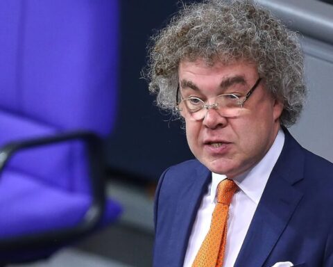 afd-hitlergruss-anklage