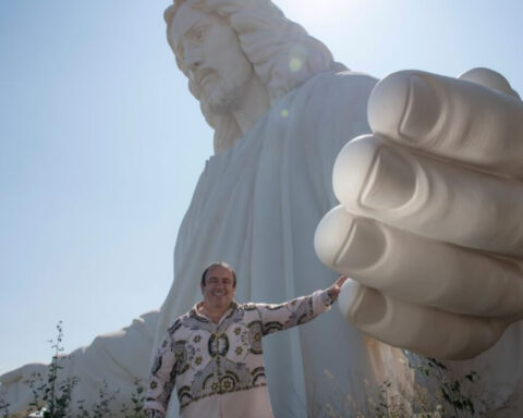 armenien-christusstatue-bau