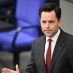 junge-gruppe-social-web