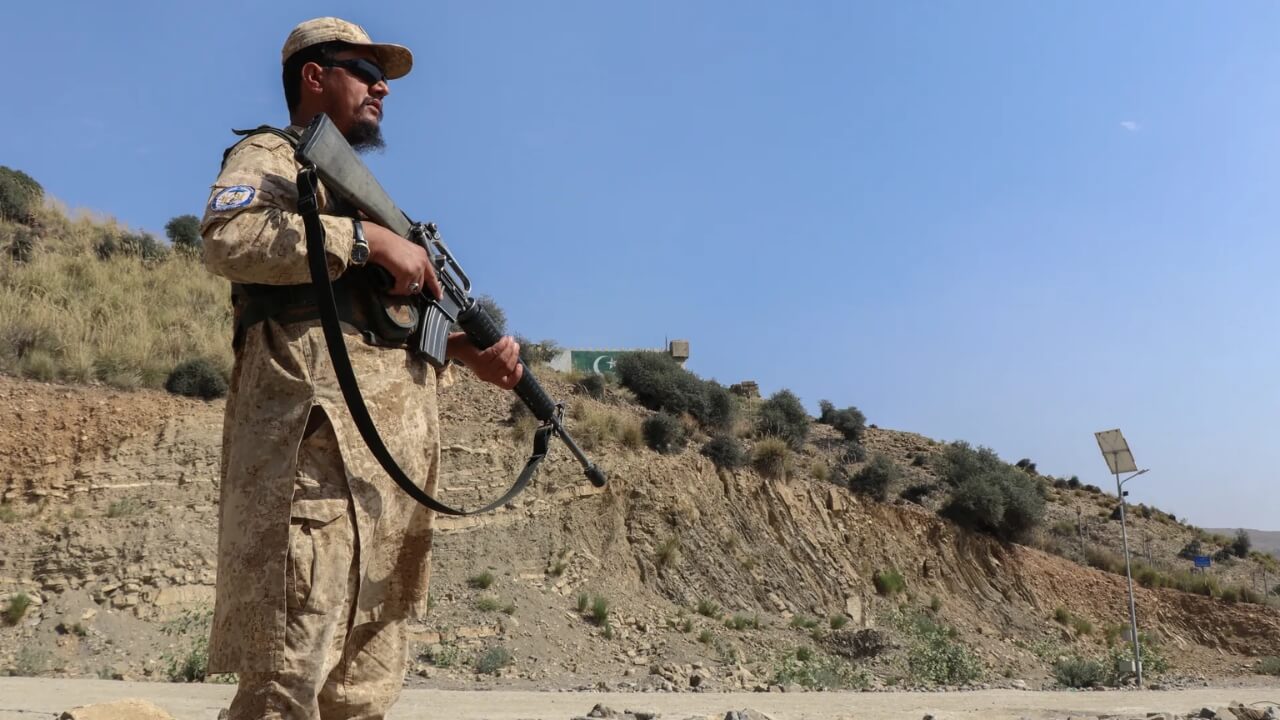 pakistan-taliban-grenze-gefuechte