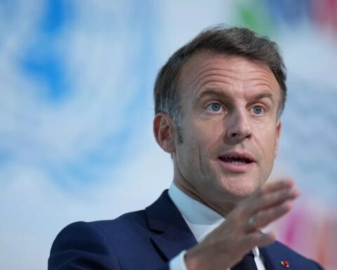 macron-social-verbot