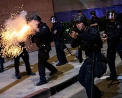 anti-ice-los-angeles-eskaliert