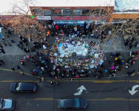 Pretti Beamte Suspendiert Minneapolis