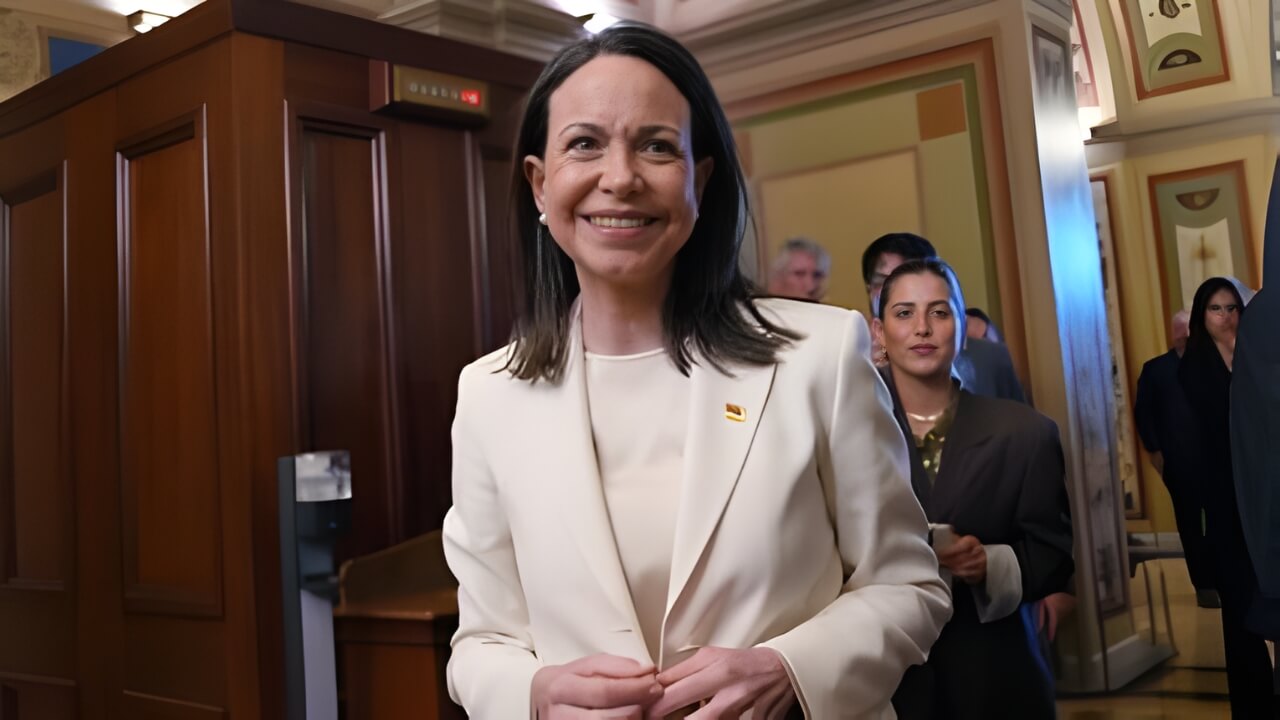 machado-trump-nobel-medaille