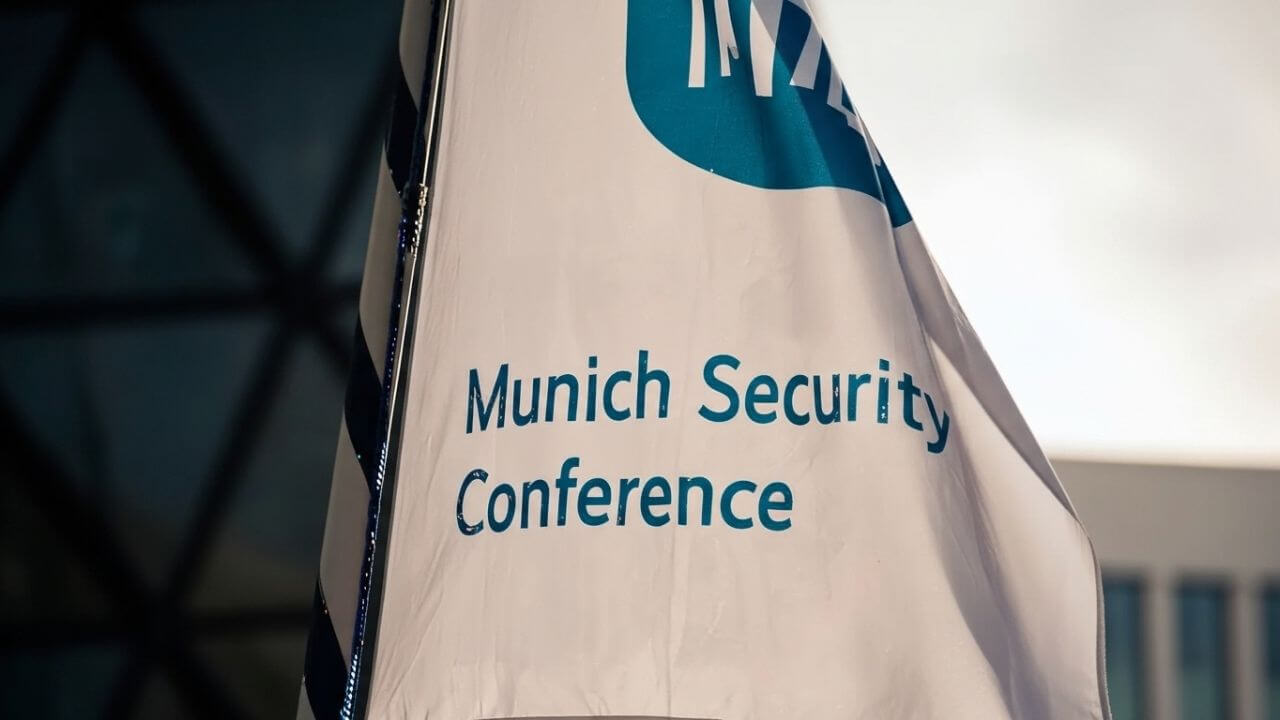 trump-msc-wrecking-ball-politik