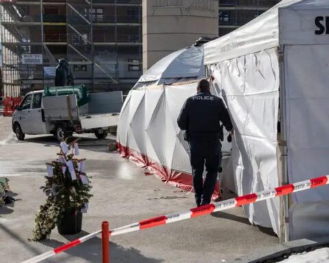 mahnmal-barbrand-feuert