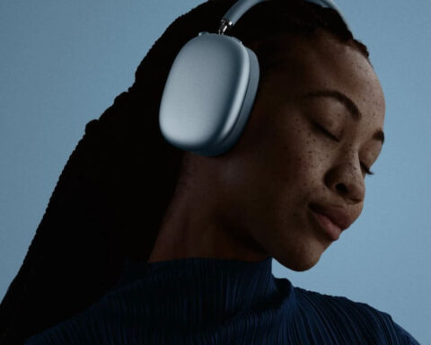 apple-airpods-max-2