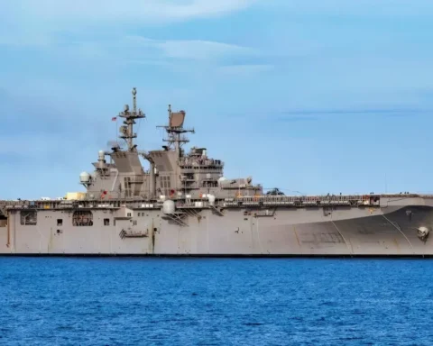 uss-tripoli-nahost