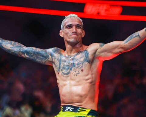 charles-oliveira-ufc-326-sieg