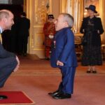 warwick-davis-obe-news