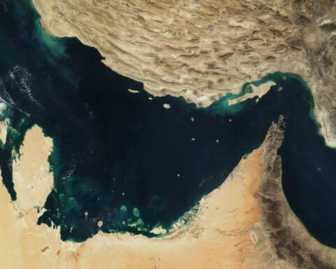 strasse-von-hormus-spannungen