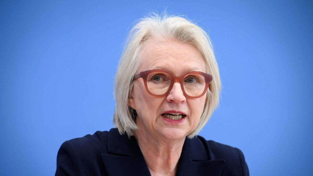 Monika Schnitzer News