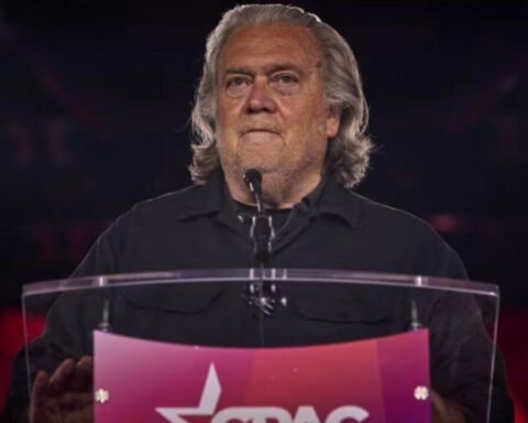 steve-bannon-supreme-court