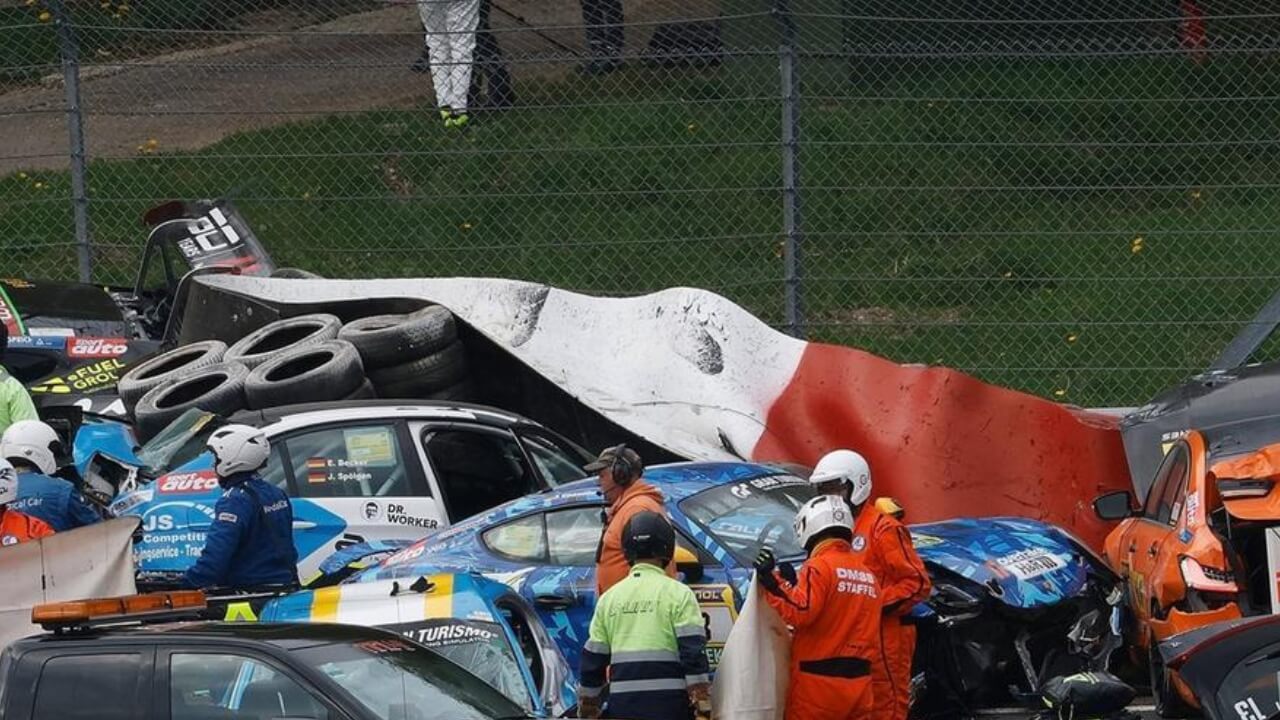 24h-racen-nuerburgring-unfall