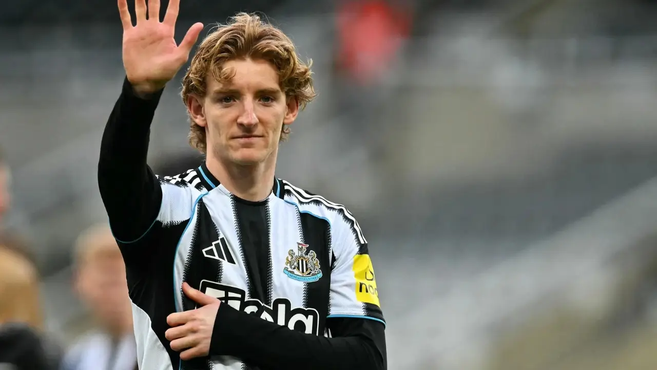 anthony-gordon-barcelona-transfer