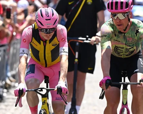 giro-vingegaard-valgren-etape17