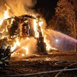 feuerwehr-kapituliert-grossbrand-st-leon-rot