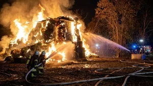 feuerwehr-kapituliert-grossbrand-st-leon-rot