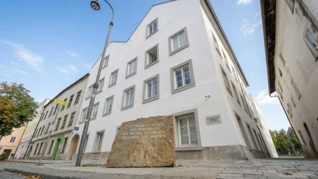 hitlers-geburtshaus-polizeistation-braunau