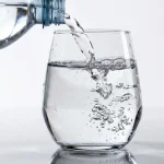 mineralwasser rückruf bakterien flaschen