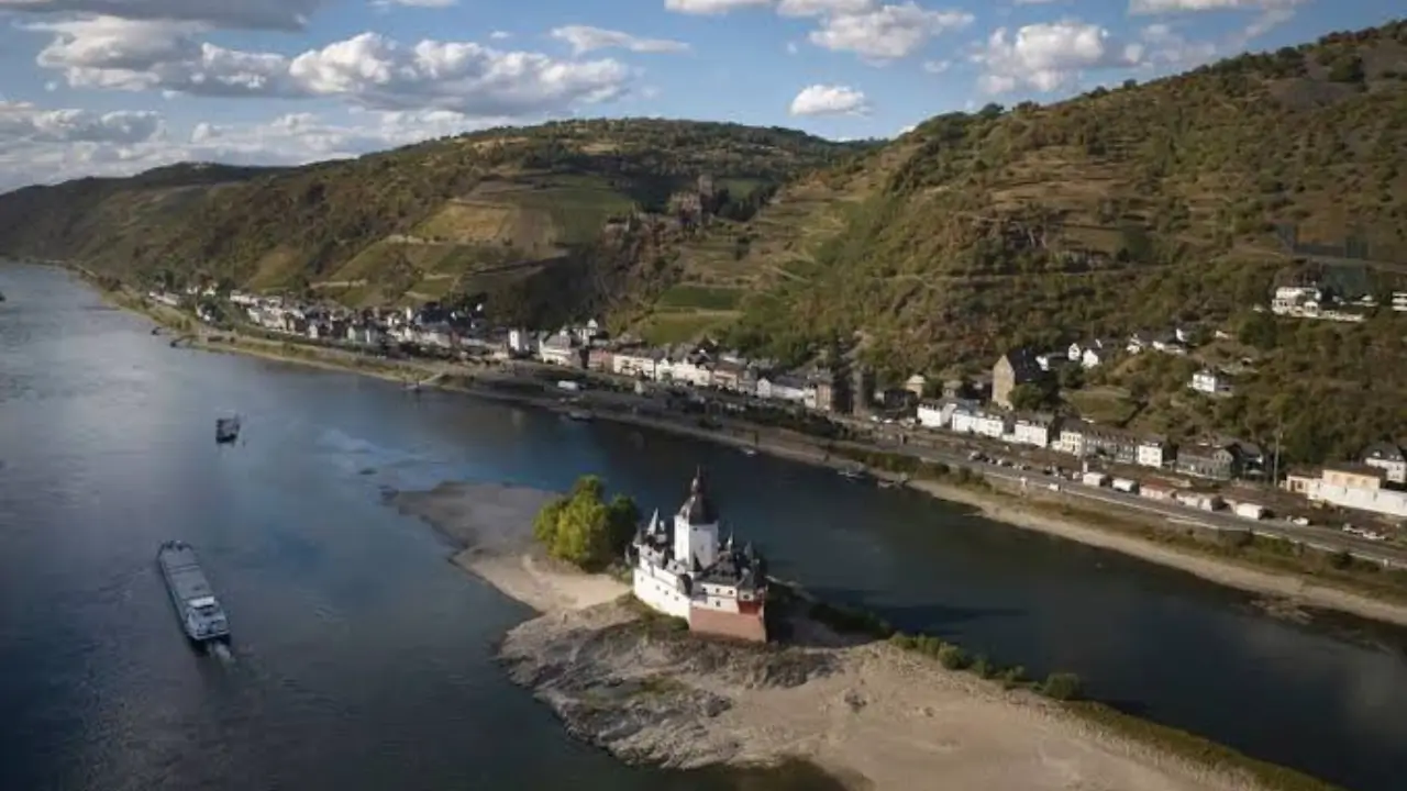 bonn-niedrigwasser-rhein-transporte