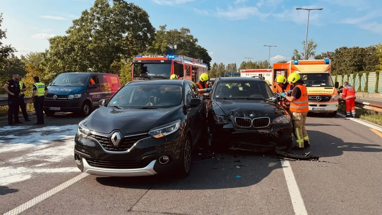 a111-unfall-berlin-tegel