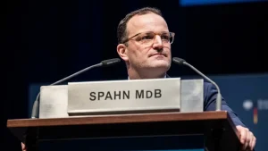 spahn-sardinien-urlaub-skandal