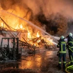 grossbrand-bauernhof-kirchanschoering-brandstiftung