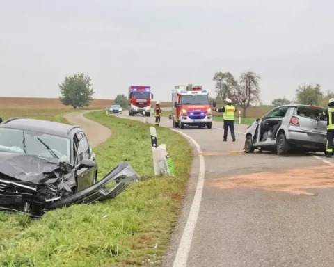 autowrack-unfall-langenau-verletzte