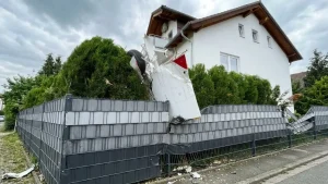 flugzeugabsturz-limburgerhof-maschine-zerbricht