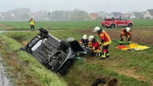 unfall-creuessen-ueberschlag-st2184
